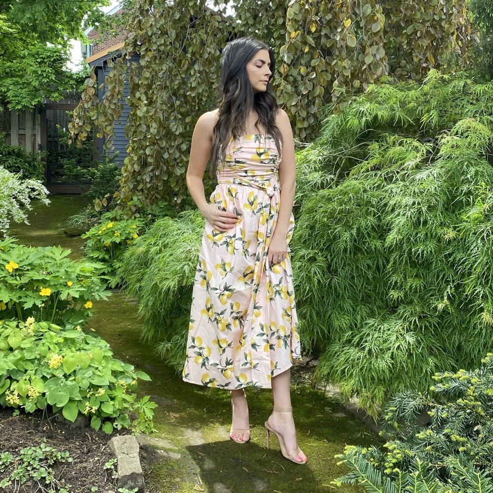 Ruched lemon midi dress